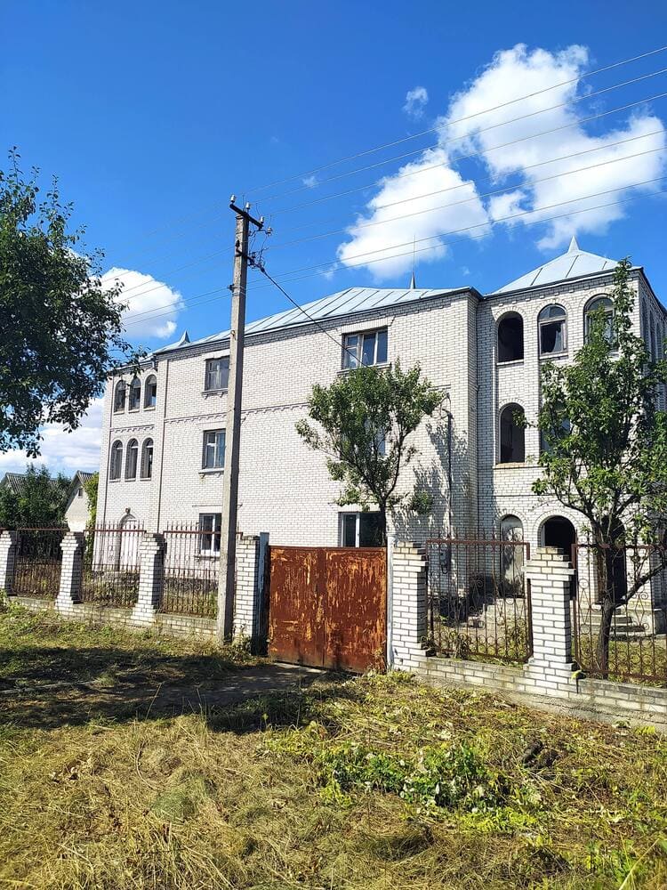Будинок 3 поверховий в селі Березівка